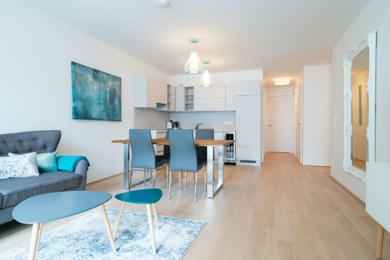 | Spacious Serviced In Directly At The U4 Wien